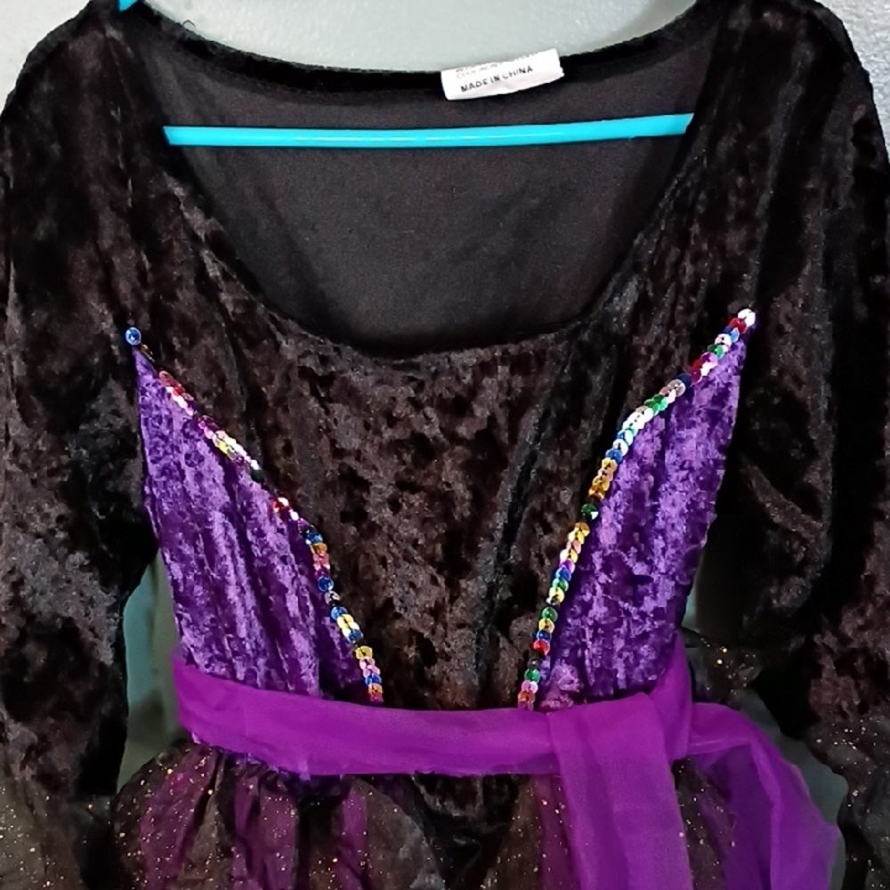 🧹Girls Size Medium Witch Velvet Dress with Sequin Details